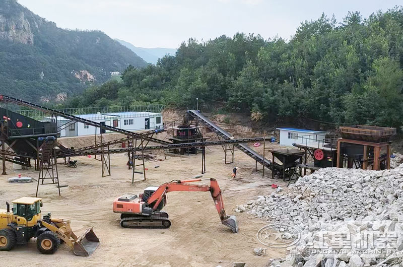 广东客户碎石机工作现场图片
