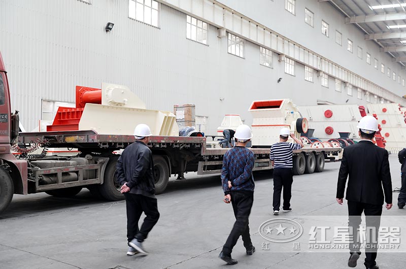 用户参观红星机器小型打沙机